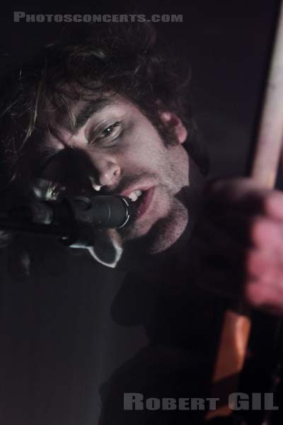 A PLACE TO BURY STRANGERS - 2012-04-15 - PARIS - La Boule Noire - 